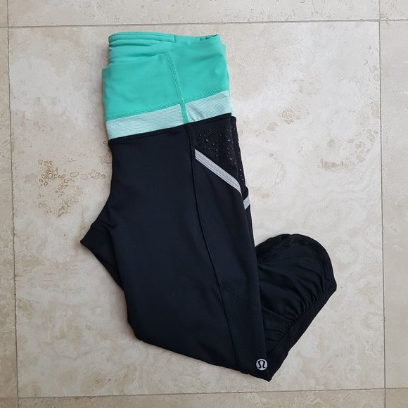 NWOT Lululemon Crop Leggings (Black/Aqua) - Picture 9 of 10